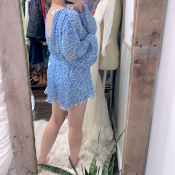 C/MEO COLLECTIVE so settled romper in blue ditsy floral size small - Picture 13 of 16